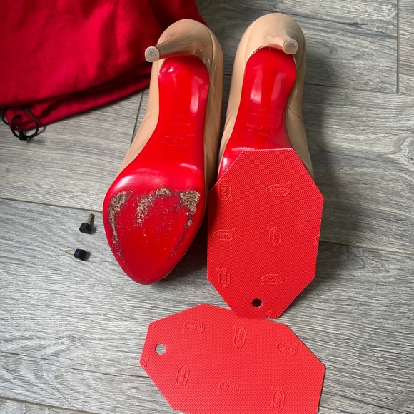 Christian louboutin classic and timeless. 5" - Picture 4 of 12